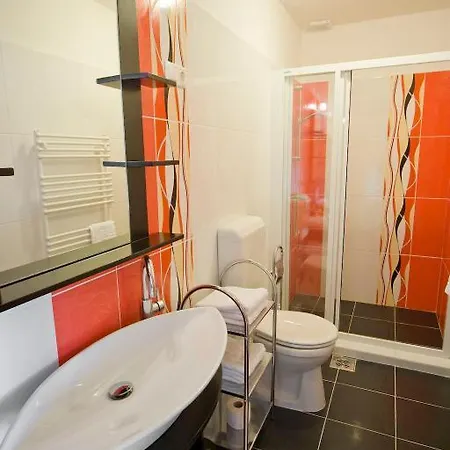 Kek Oeboel Panzio Bed & Breakfast Balatonfuzfo