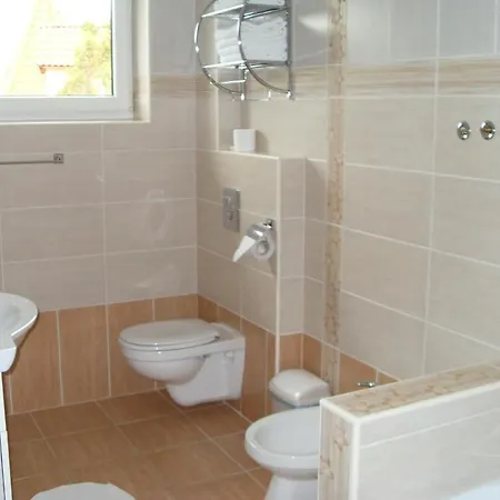 Bed & Breakfast Kek Oeboel Panzio *