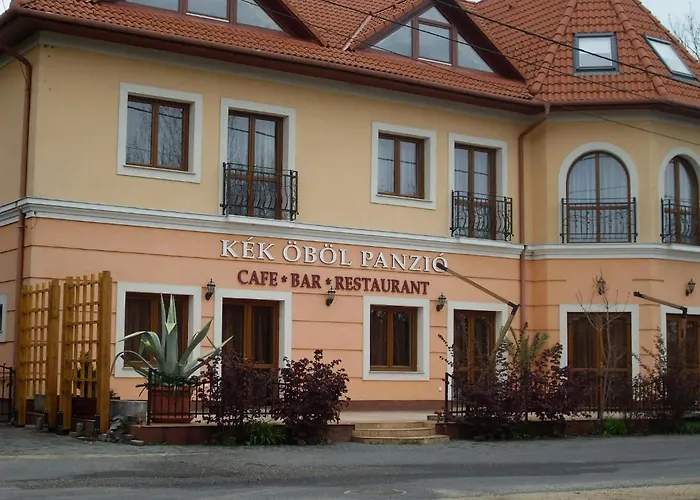 住宿加早餐酒店 Kek Oeboel Panzio Balatonfůzfő