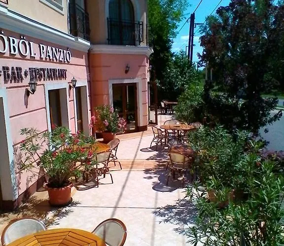 Kek Oeboel Panzio Balatonfůzfő