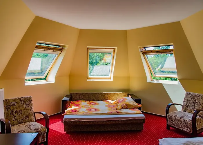 Kek Oeboel Panzio 住宿加早餐酒店 *