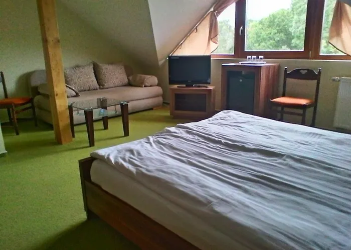 Kek Oeboel Panzio 住宿加早餐酒店